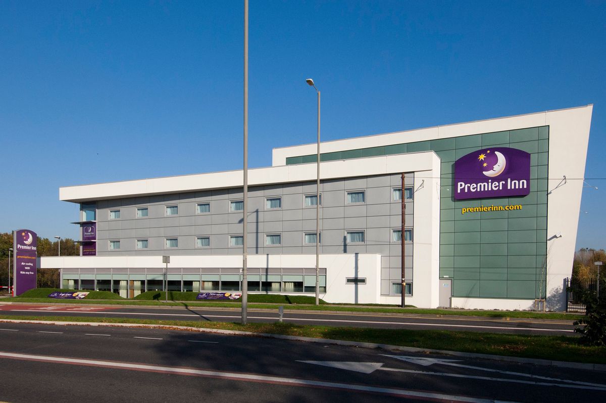 Premier Inn Liverpool JohnLennon Airport- First Class Liverpool