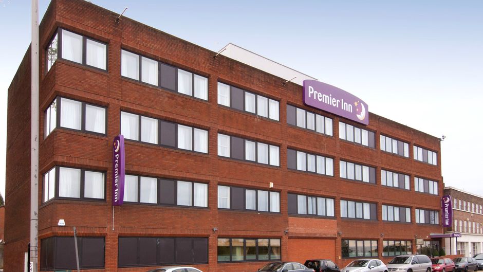 Premier Inn London Hanger Lane Exterior