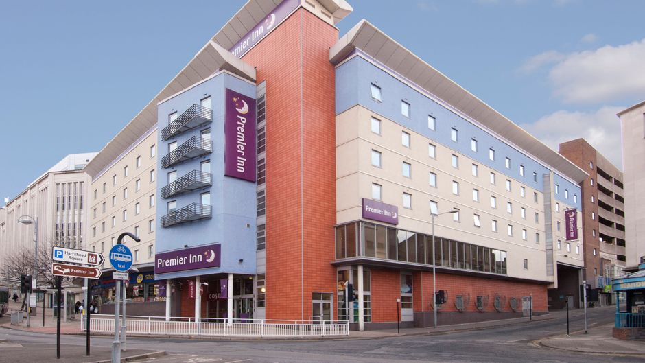 Premier Inn Sheffield City C. (Angel St) Exterior