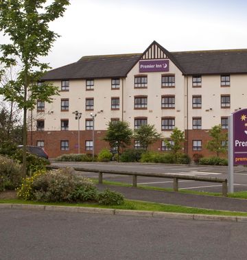 Premier Inn Glasgow Stepps (M80, J3)