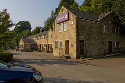Premier Inn Halifax South (A629)