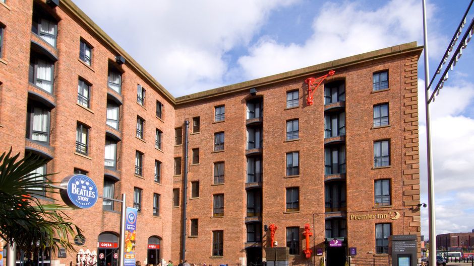 Premier Inn Liverpool Albert Dock Exterior