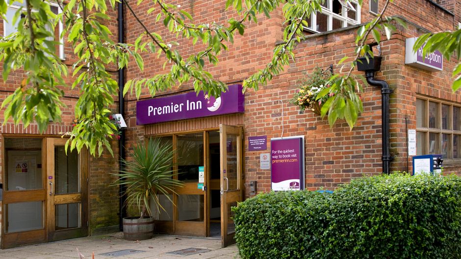 Premier Inn London Harrow Exterior