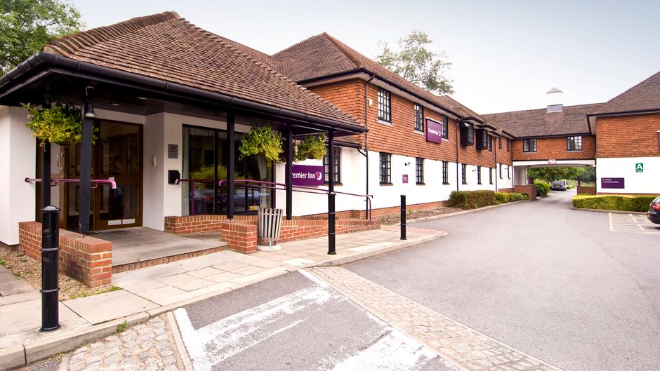 Premier Inn Redhill Reigate Exterior