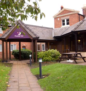 Premier Inn Wirral (Childer Thornton)