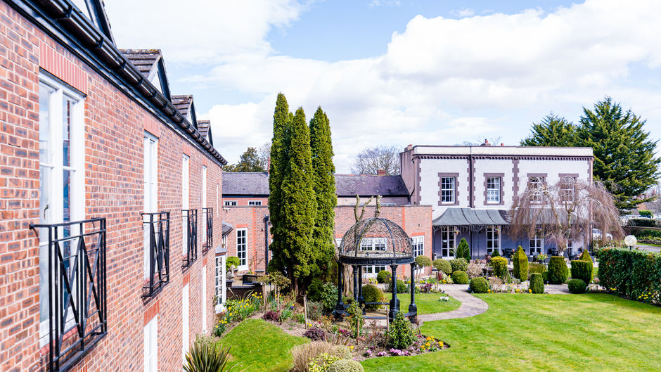 Rossett Hall Hotel Exterior
