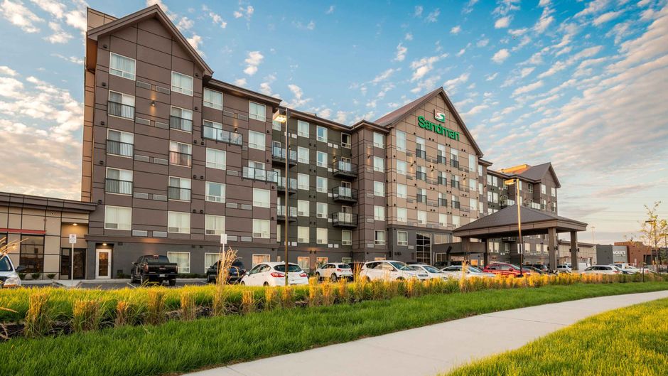 Sandman Hotel Hamilton Exterior