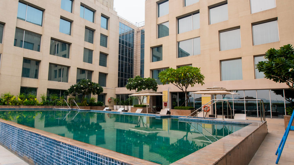 Holiday Inn New Delhi Int'l Airport Pool