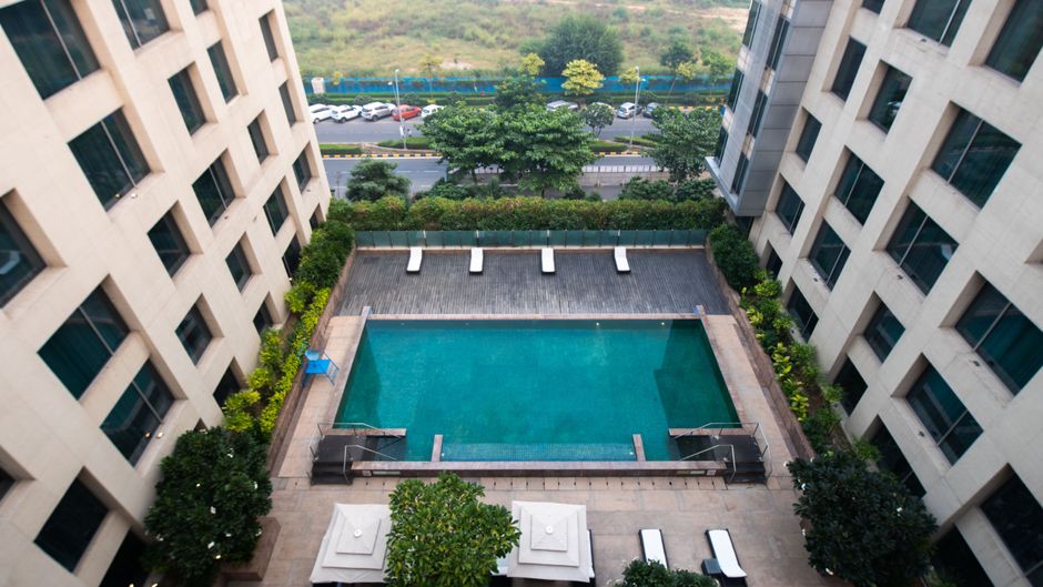 Holiday Inn New Delhi Int'l Airport Pool