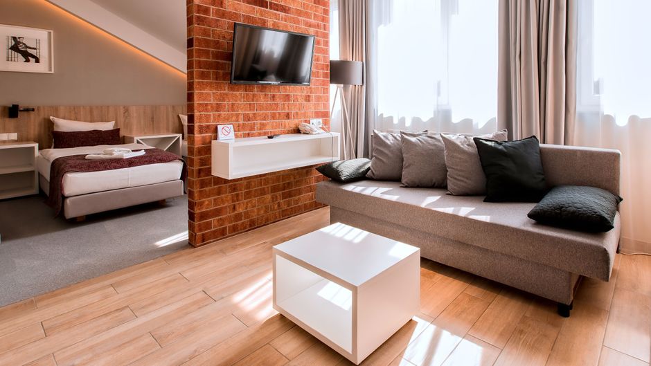 Hotel Falcon Room