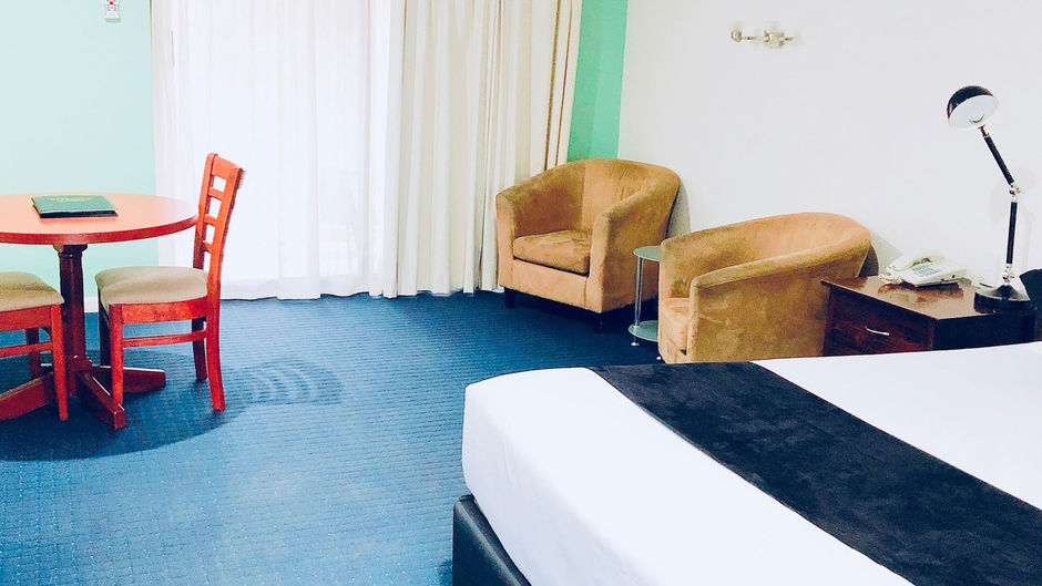 Meninya Palms Room