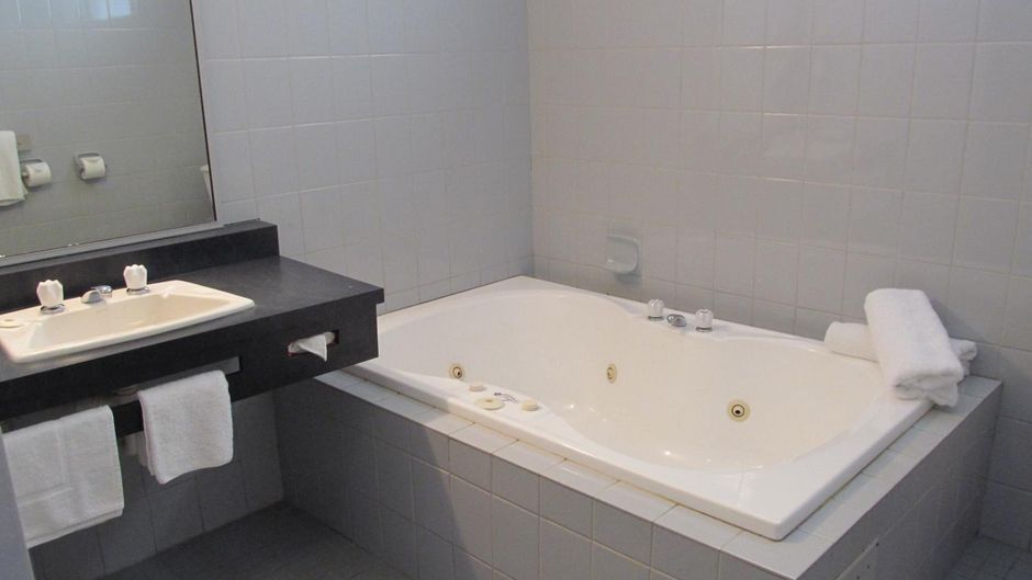 Meninya Palms Room
