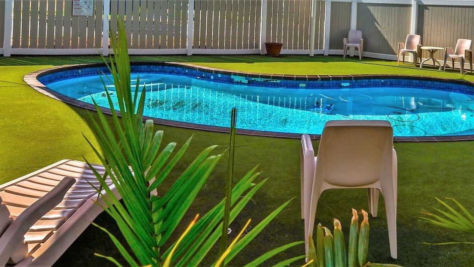 Meninya Palms Pool