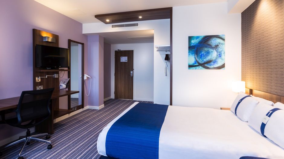 Holiday Inn Express Wakefield Room