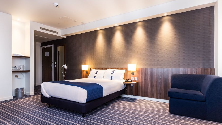 Holiday Inn Express Wakefield Room