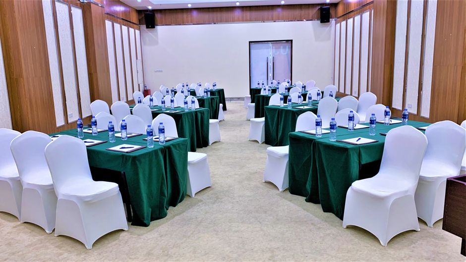 Holiday Inn Express Haikou West Coast Meeting
