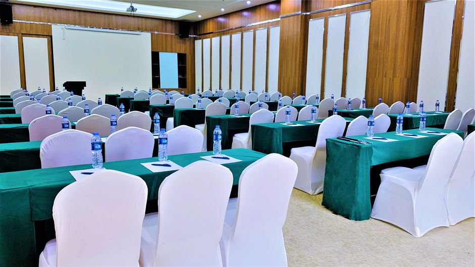 Holiday Inn Express Haikou West Coast Meeting