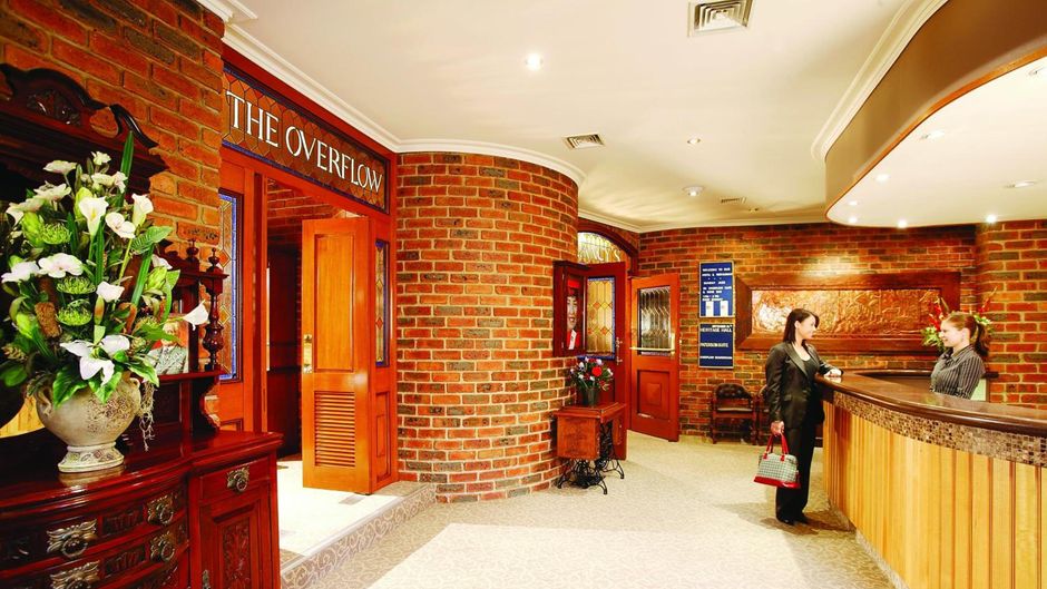 Hotel Bruce County Lobby