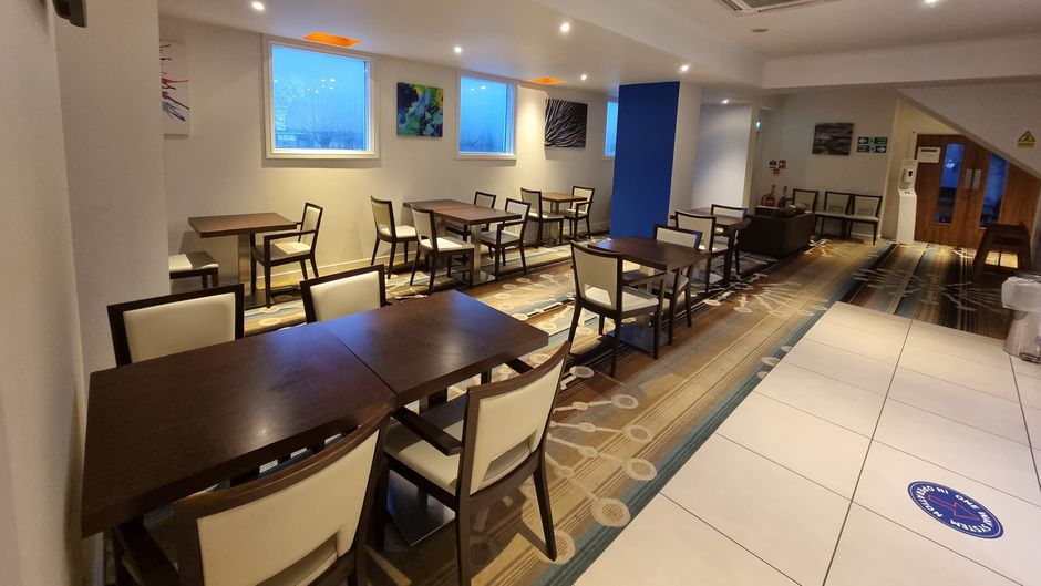 Holiday Inn Express Wakefield Restaurant