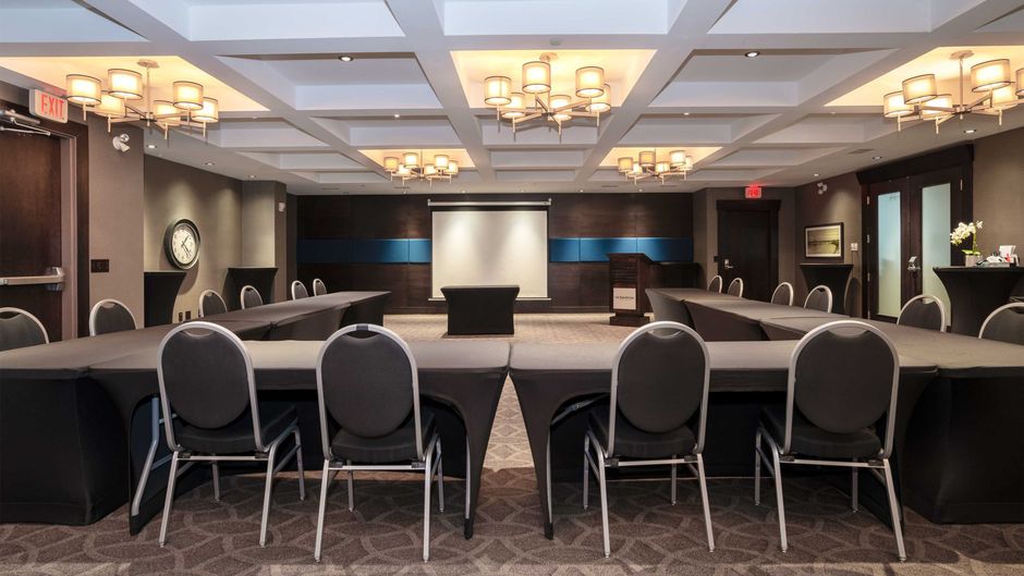 Sandman Hotel Oakville Meeting