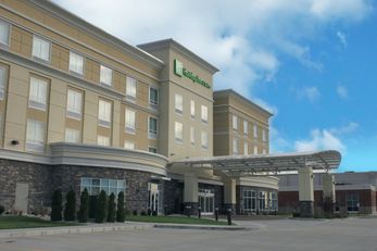Holiday Inn & Suites-Convention Center