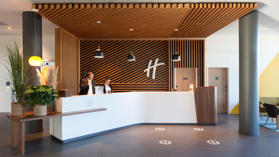 Holiday Inn Paris-CDG Airport Lobby