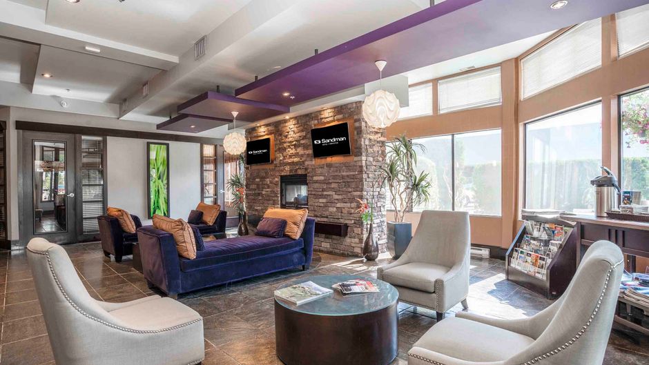 Sandman Hotel Penticton Lobby