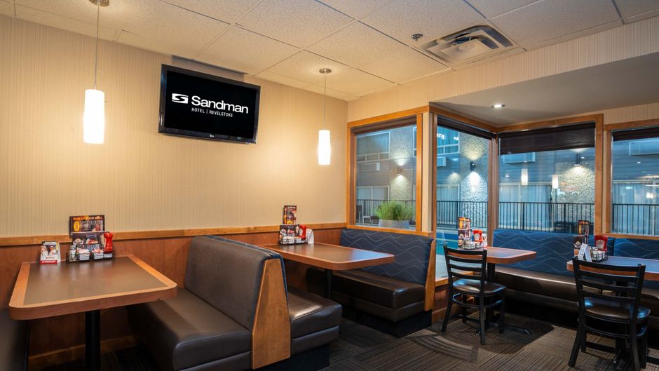 Sandman Inn Revelstoke Restaurant