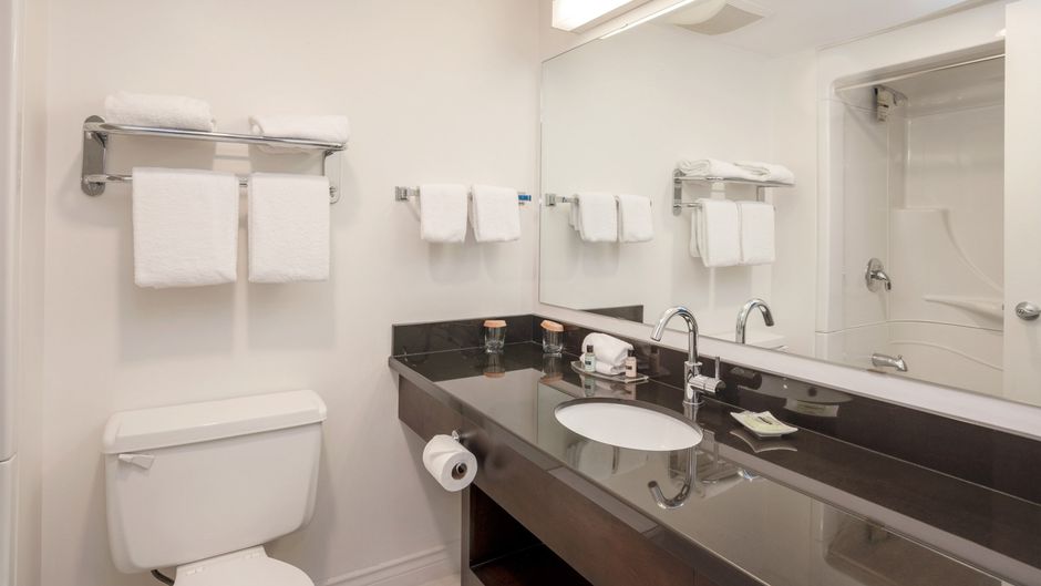Sandman Inn Revelstoke Room
