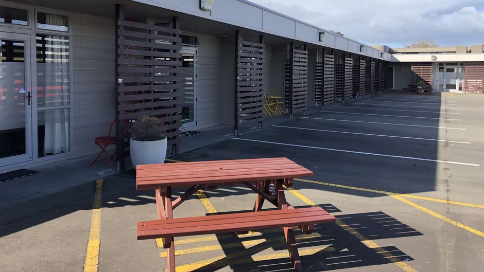Aspree Motor Inn Exterior