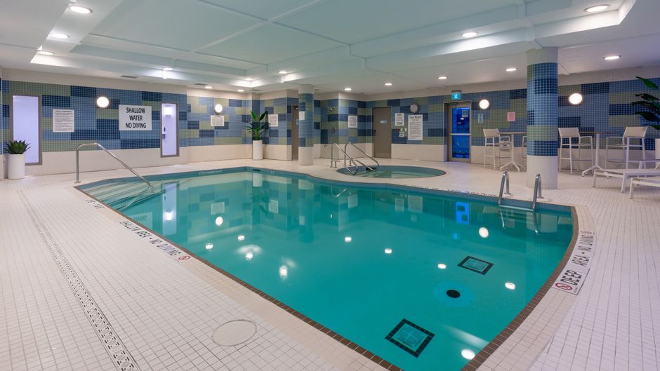 Holiday Inn Express Hotel & Suites Pool