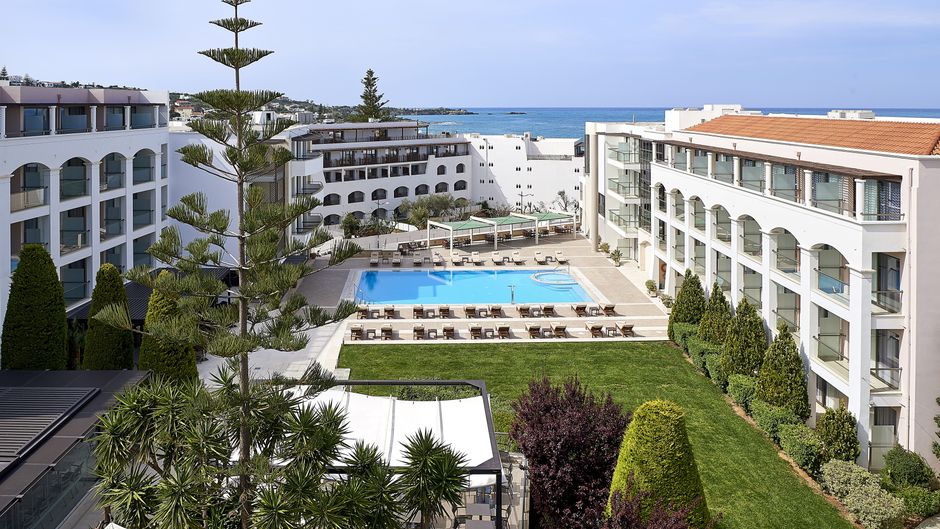 Albatros Hotel Exterior