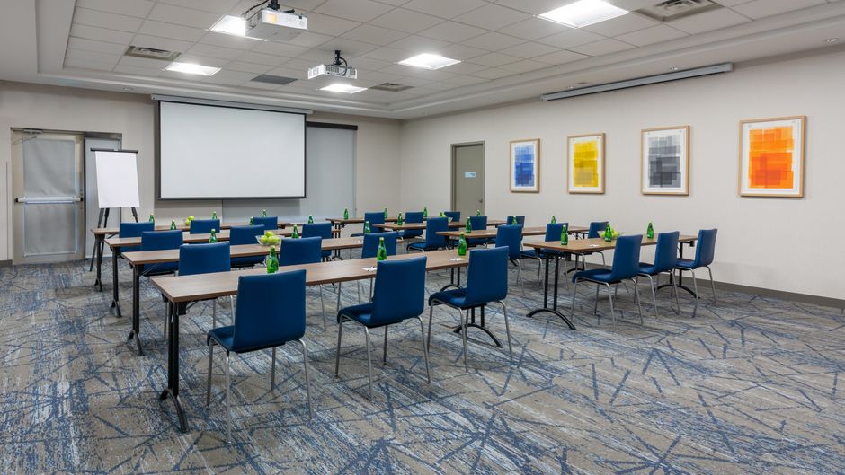 Holiday Inn Express Hotel & Suites Meeting
