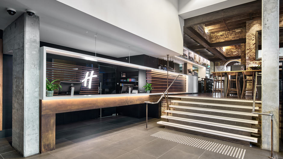 Holiday Inn West Perth Lobby