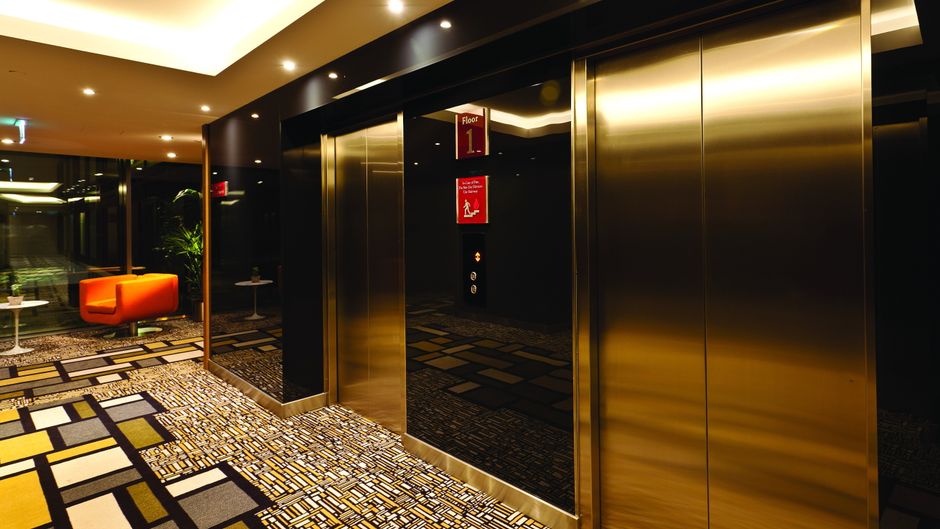 Crowne Plaza Istanbul Harbiye Lobby