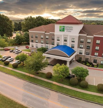 Holiday Inn Express & Stes Medical Dist