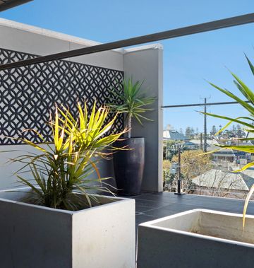 Semaphore Splash Apartments
