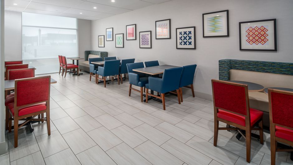 Holiday Inn Express & Suites Brandon Restaurant