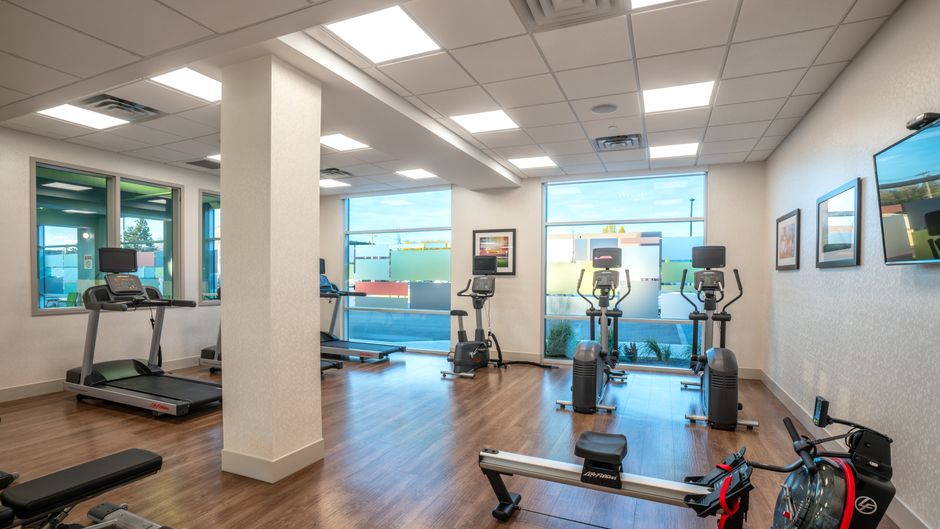 Holiday Inn Express & Suites Brandon Health Club