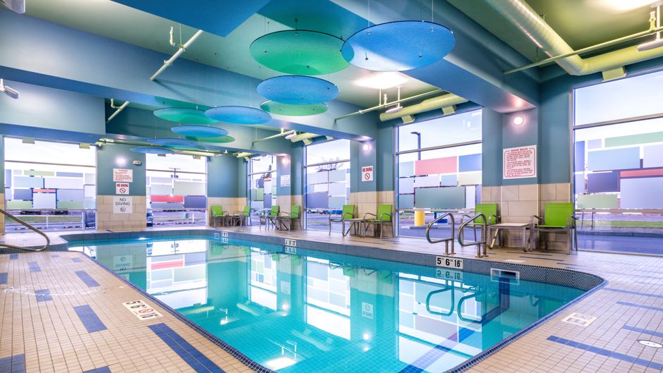 Holiday Inn Express & Suites Brandon Pool