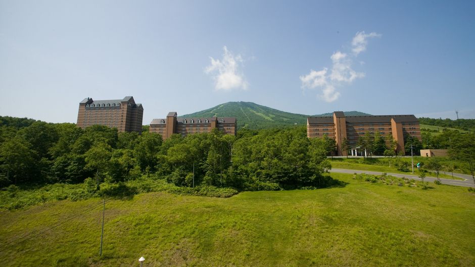 ANA Holiday Inn Resort Appi Kogen Exterior