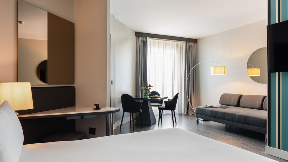 The Nicolaus Hotel Room