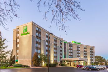 Holiday Inn & Suites