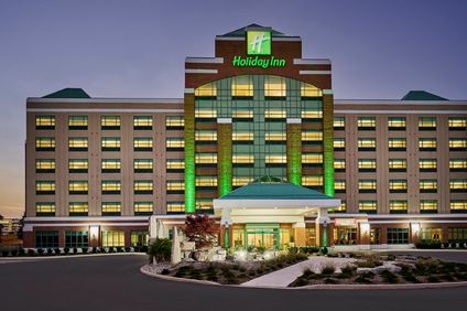 Holiday Inn & Suites Oakville @ Bronte