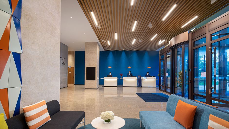 Holiday Inn Express Chengde Park View Lobby