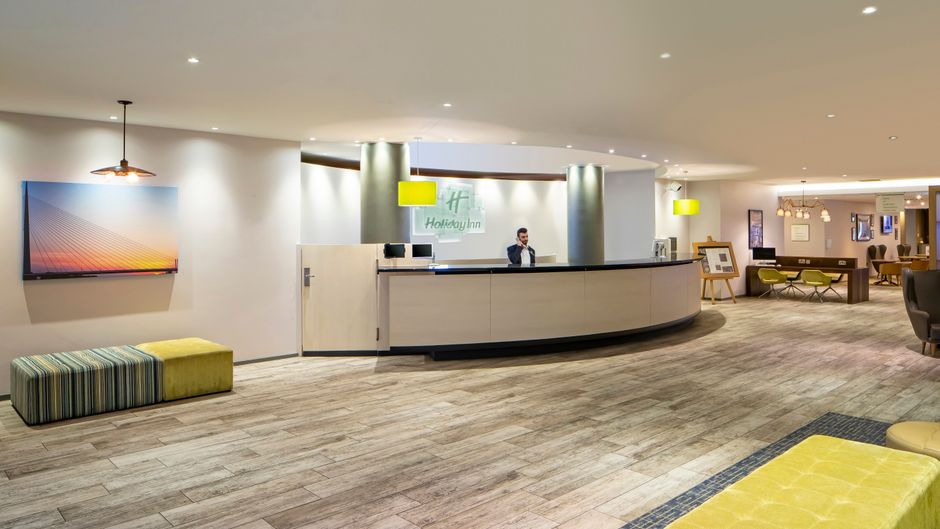 Holiday Inn Coventry Lobby