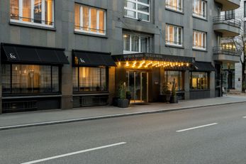 Neues Schloss Privat Hotel, Autograph