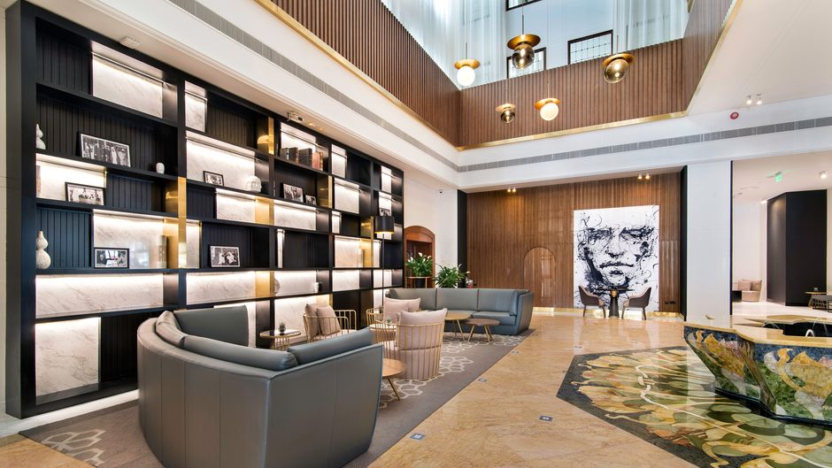 Le Meridien Abu Dhabi Lobby