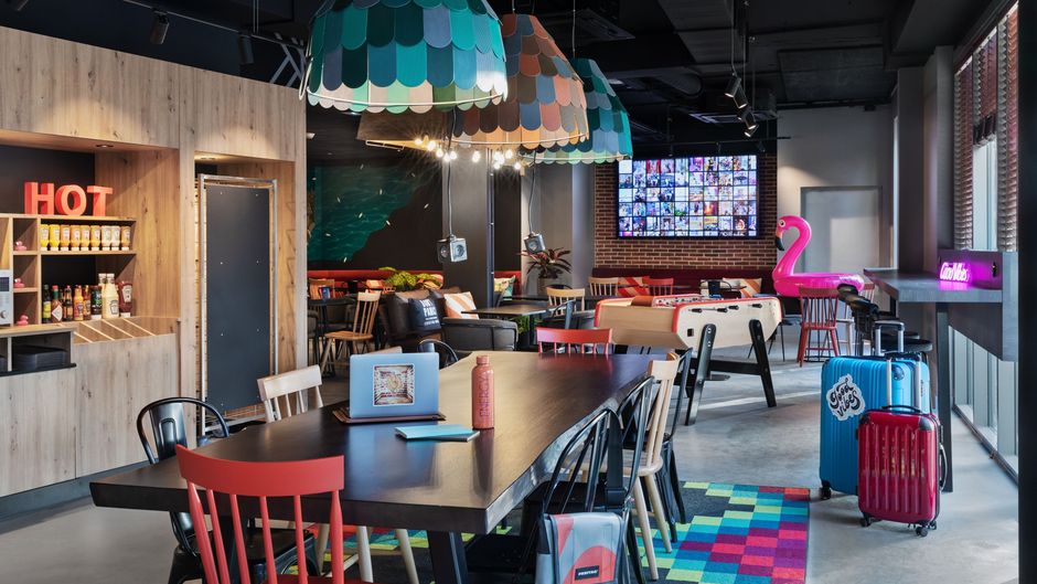 Moxy Amiens Lobby