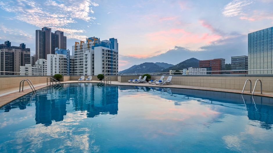 Crowne Plaza Zhuhai City Center Pool